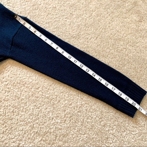 LORD & TAYLOR CONTEXT Navy Santa Sweater—SZ. Lg - Picture 10 of 16